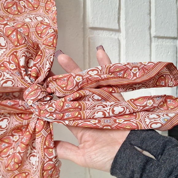 Max Studio Orange Patterned V-Neck Tie-Front Blouse. Soze 1X NWOT - Picture 3 of 7